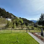 Mit Garten Und Panoramablick In Appartement