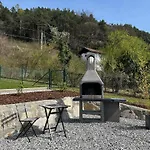 Mit Garten Und Panoramablick In * Инсбрук