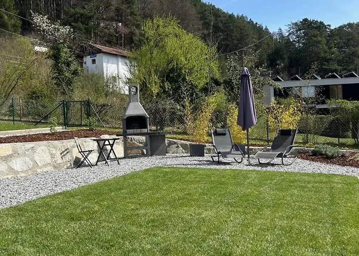 Mit Garten Und Panoramablick In Apartamento Innsbruck