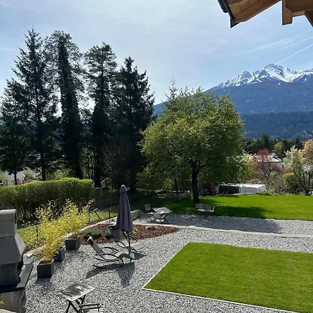 アパート Mit Garten Und Panoramablick In インスブルック