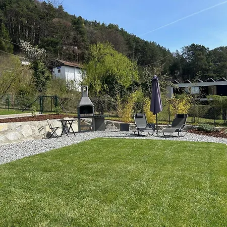 Mit Garten Und Panoramablick In Апартаменты Инсбрук