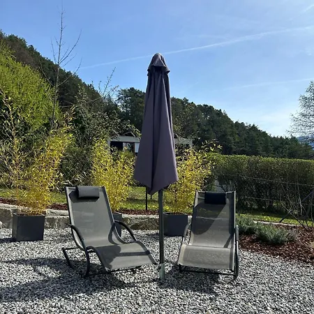 Mit Garten Und Panoramablick In アパート