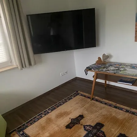 Mit Garten Und Panoramablick In * Инсбрук