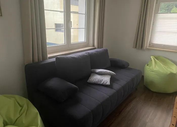 Mit Garten Und Panoramablick In *